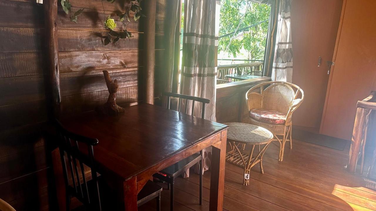 A Lounge Hostel And Cafe Элла Экстерьер фото