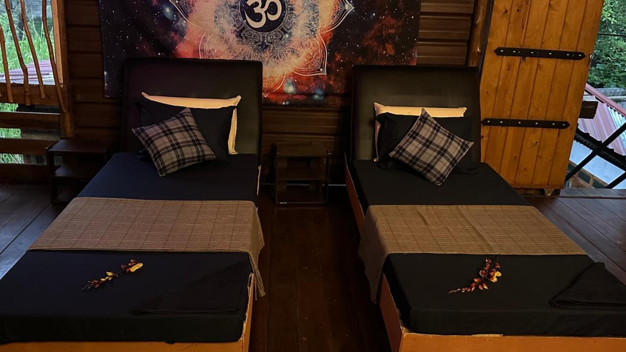 A Lounge Hostel And Cafe Элла Экстерьер фото